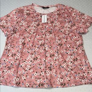 Floral Short Sleeve Tee w/ pleated chest design comfortable fabric spring Colors